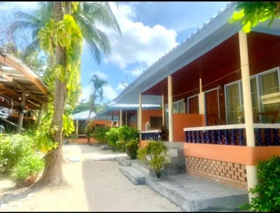 Standard Double or Twin Room with Fan and Hot Shower — Koh Tao Tropicana Resort